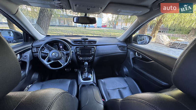 Внедорожник / Кроссовер Nissan Rogue 2016 в Ивано-Франковске