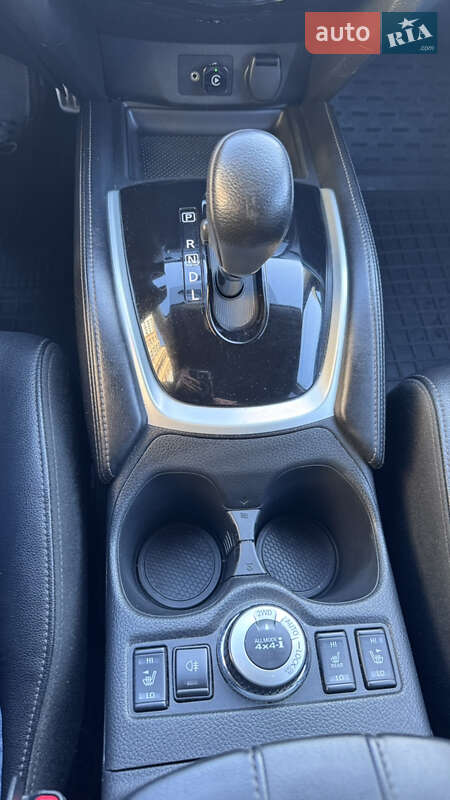 Внедорожник / Кроссовер Nissan Rogue 2016 в Ивано-Франковске