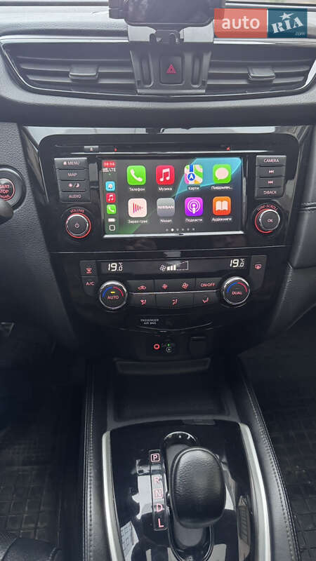 Внедорожник / Кроссовер Nissan Rogue 2016 в Ивано-Франковске