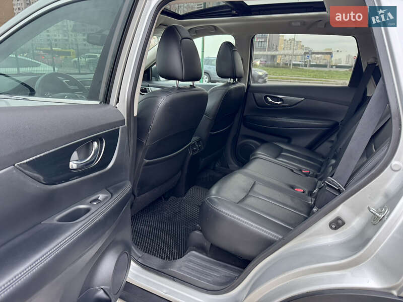 Внедорожник / Кроссовер Nissan Rogue 2015 в Киеве