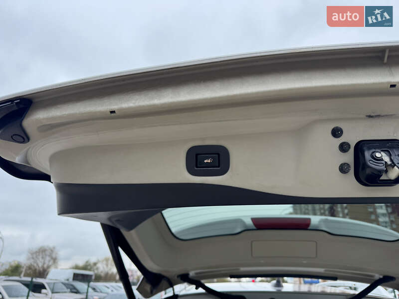 Внедорожник / Кроссовер Nissan Rogue 2015 в Киеве