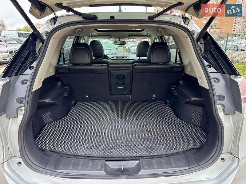 Внедорожник / Кроссовер Nissan Rogue 2015 в Киеве