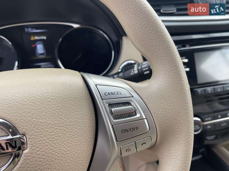 Позашляховик / Кросовер Nissan Rogue 2014 в Миколаєві