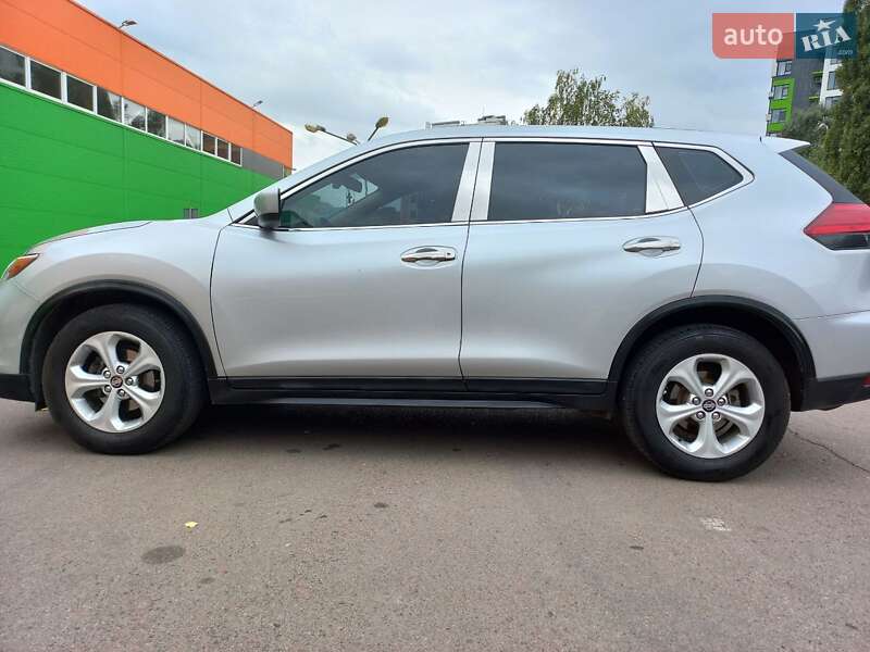 Внедорожник / Кроссовер Nissan Rogue 2016 в Львове