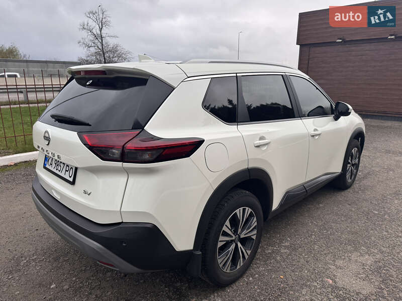 Внедорожник / Кроссовер Nissan Rogue 2023 в Киеве