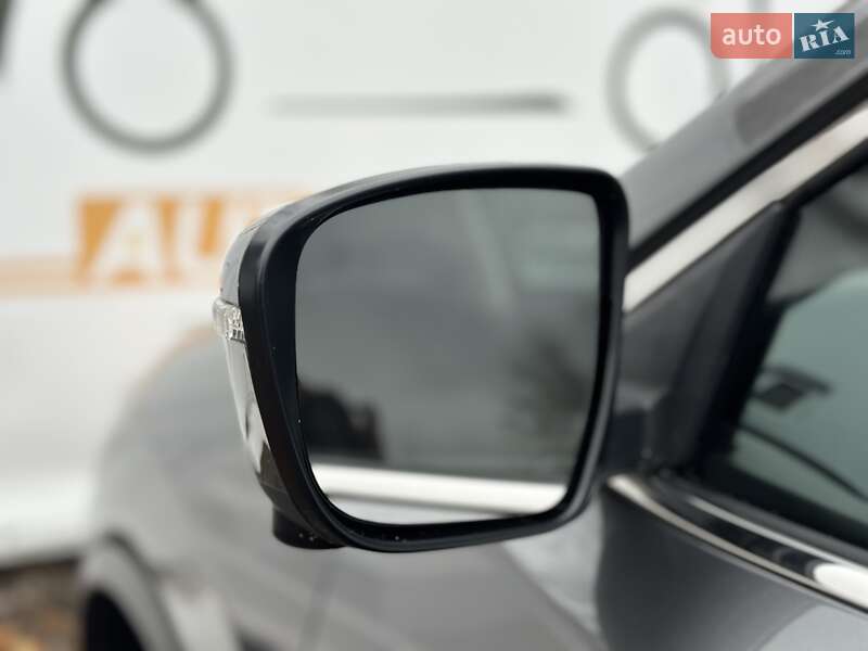 Внедорожник / Кроссовер Nissan Rogue 2019 в Киеве