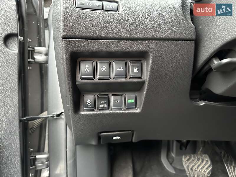 Внедорожник / Кроссовер Nissan Rogue 2019 в Киеве