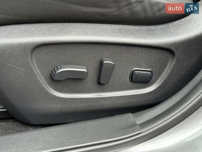 Внедорожник / Кроссовер Nissan Rogue 2019 в Киеве