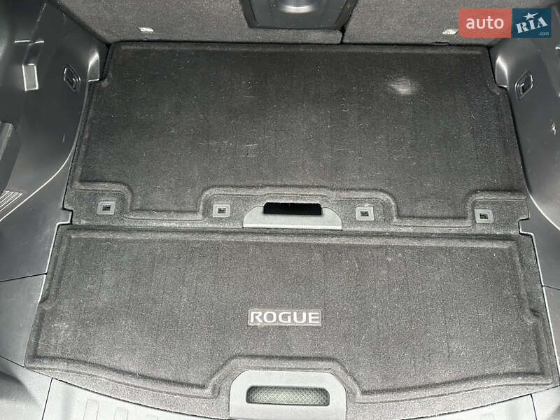 Позашляховик / Кросовер Nissan Rogue 2016 в Києві