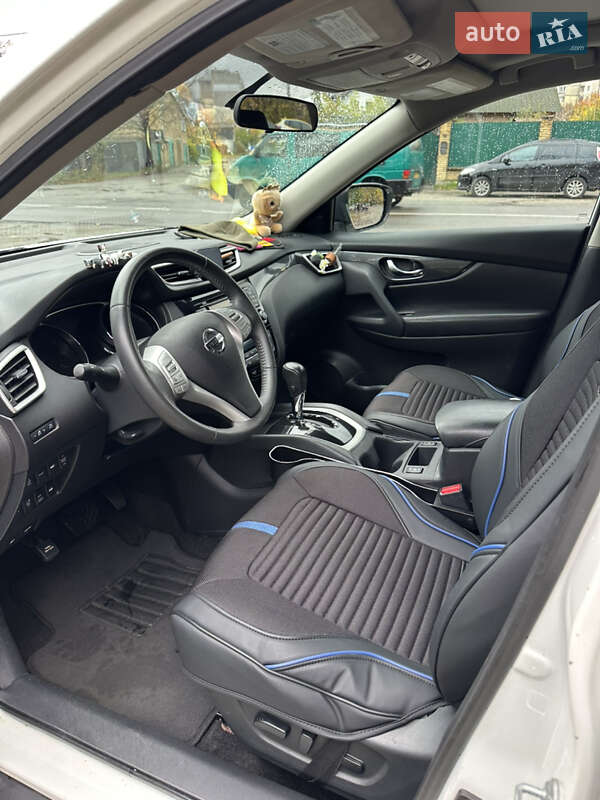 Позашляховик / Кросовер Nissan Rogue 2016 в Києві