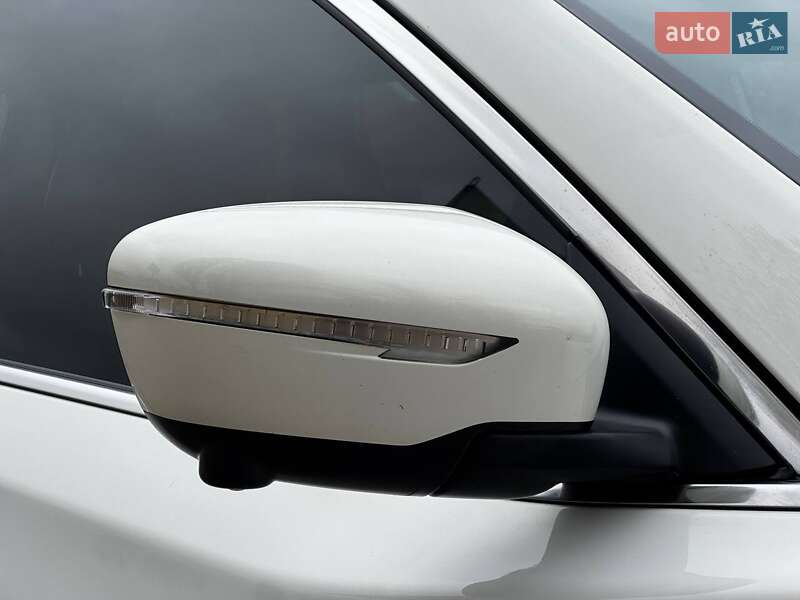 Внедорожник / Кроссовер Nissan Rogue 2015 в Ахтырке