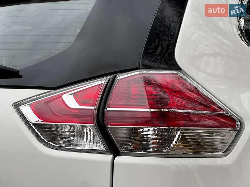 Внедорожник / Кроссовер Nissan Rogue 2015 в Ахтырке