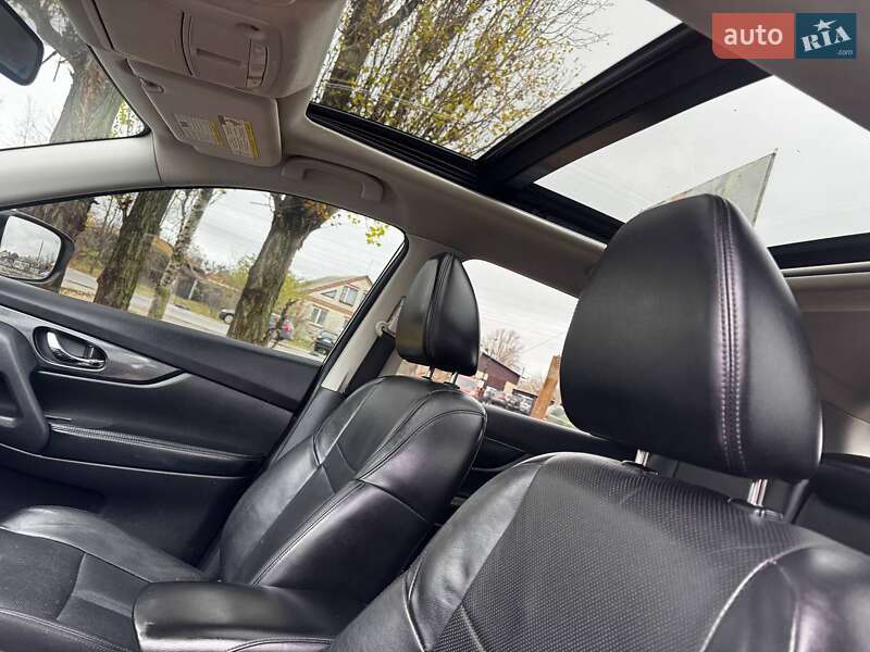 Внедорожник / Кроссовер Nissan Rogue 2015 в Ахтырке