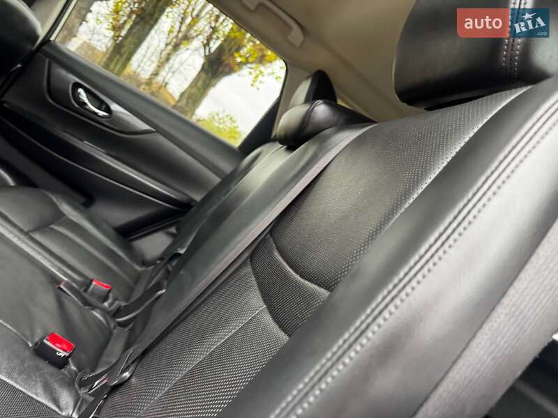 Внедорожник / Кроссовер Nissan Rogue 2015 в Ахтырке