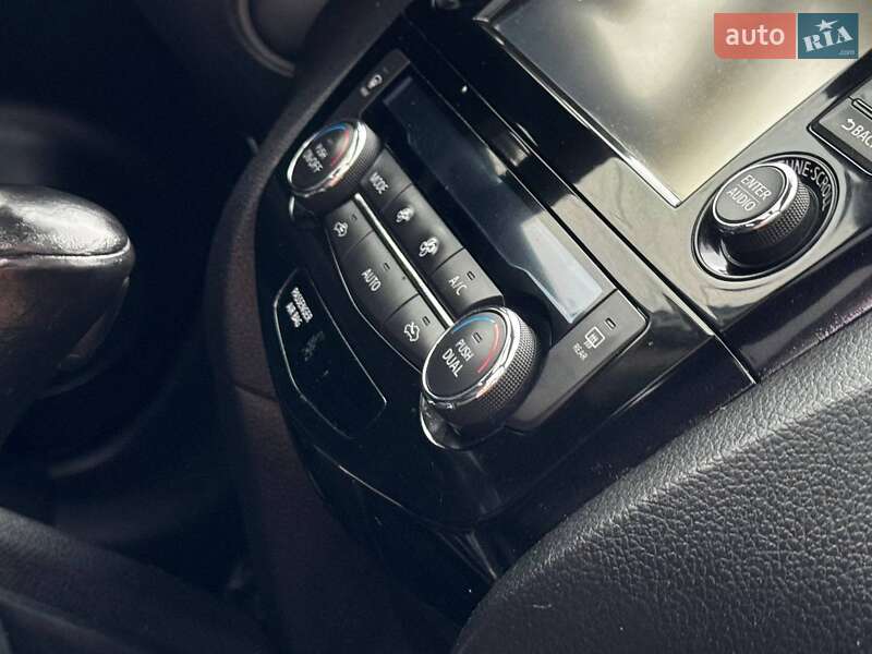 Внедорожник / Кроссовер Nissan Rogue 2015 в Ахтырке