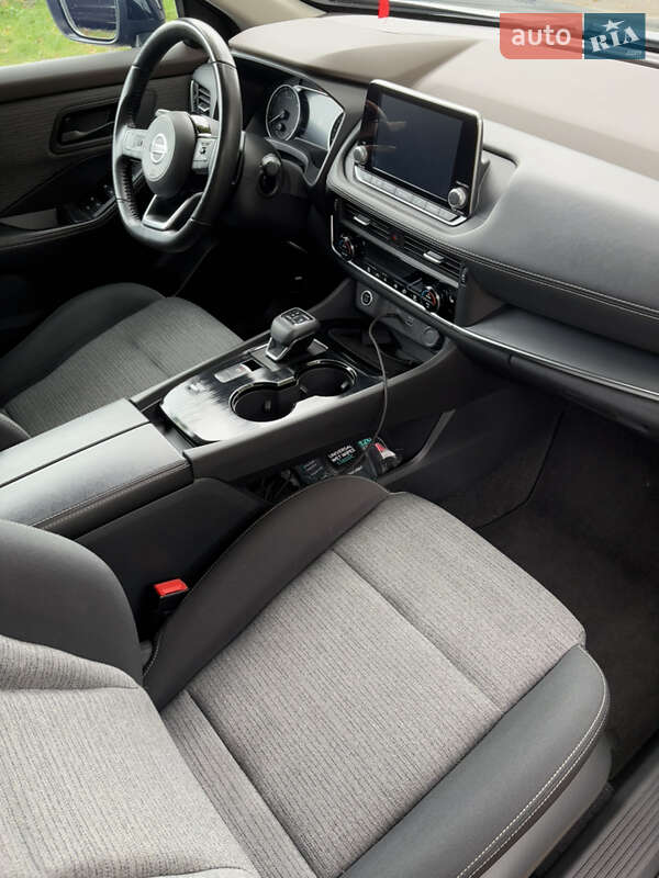 Внедорожник / Кроссовер Nissan Rogue 2021 в Львове