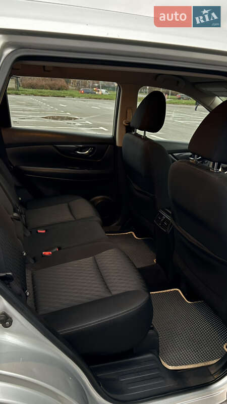 Позашляховик / Кросовер Nissan Rogue 2016 в Києві