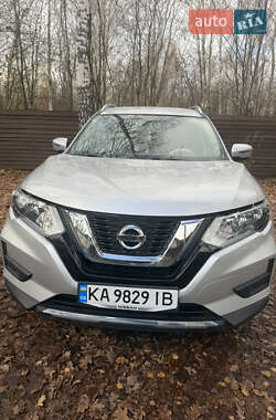 Внедорожник / Кроссовер Nissan Rogue 2016 в Киеве