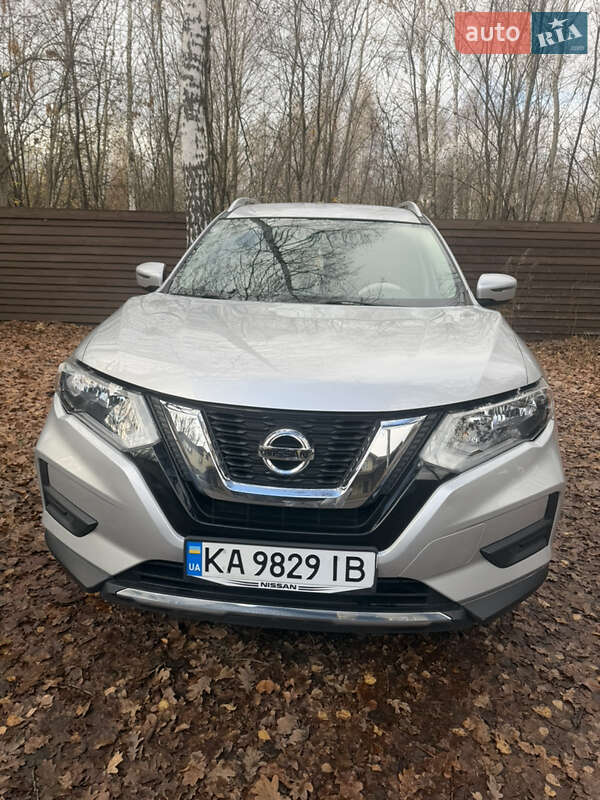 Внедорожник / Кроссовер Nissan Rogue 2016 в Киеве