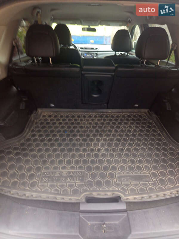 Внедорожник / Кроссовер Nissan Rogue 2016 в Киеве