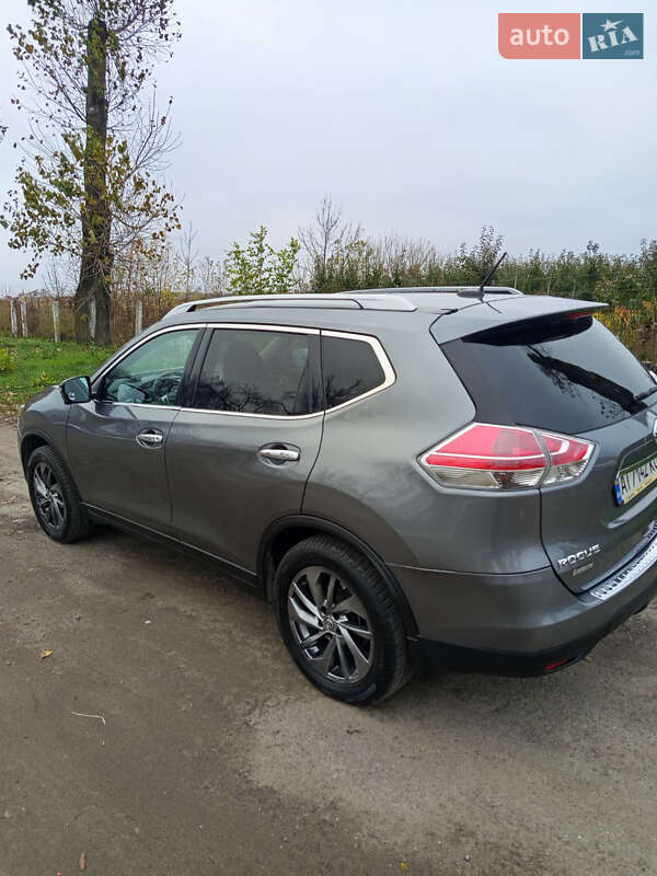 Внедорожник / Кроссовер Nissan Rogue 2016 в Киеве