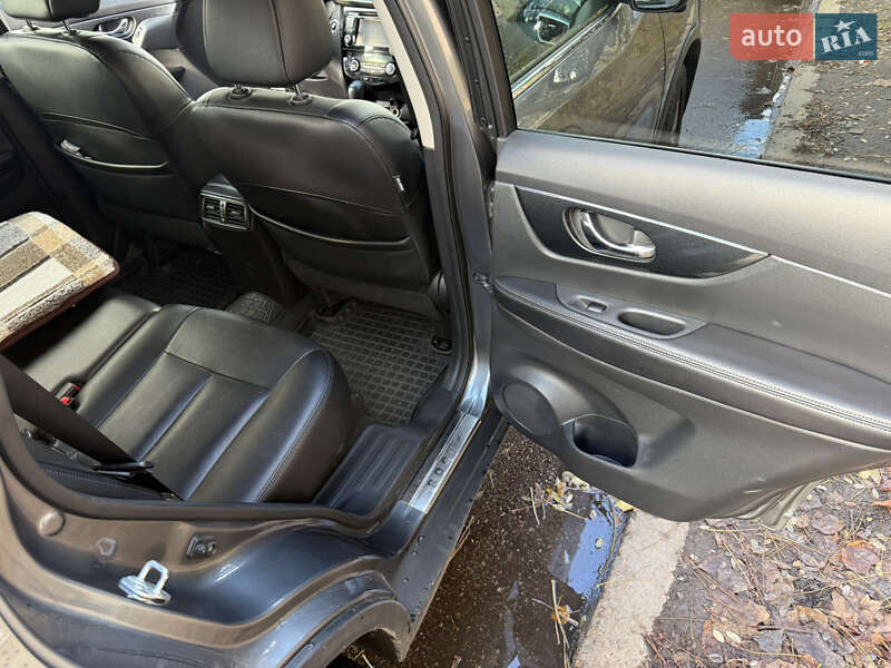 Внедорожник / Кроссовер Nissan Rogue 2016 в Киеве