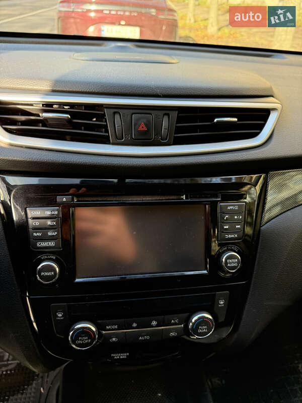 Внедорожник / Кроссовер Nissan Rogue 2016 в Киеве