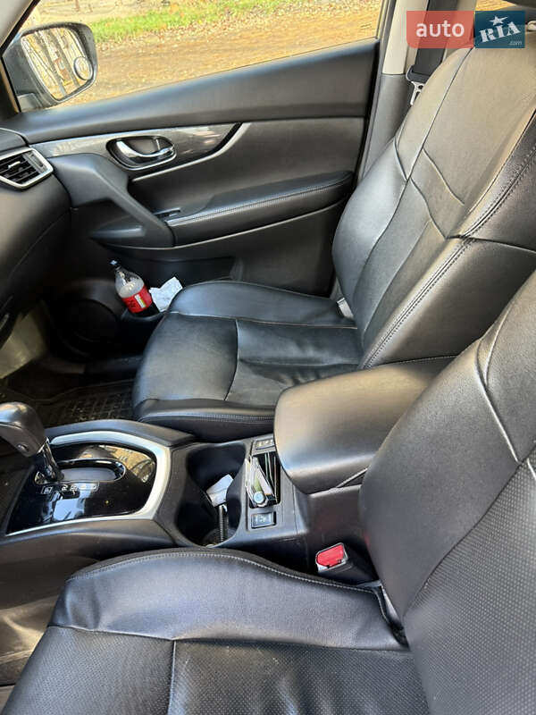 Внедорожник / Кроссовер Nissan Rogue 2016 в Киеве