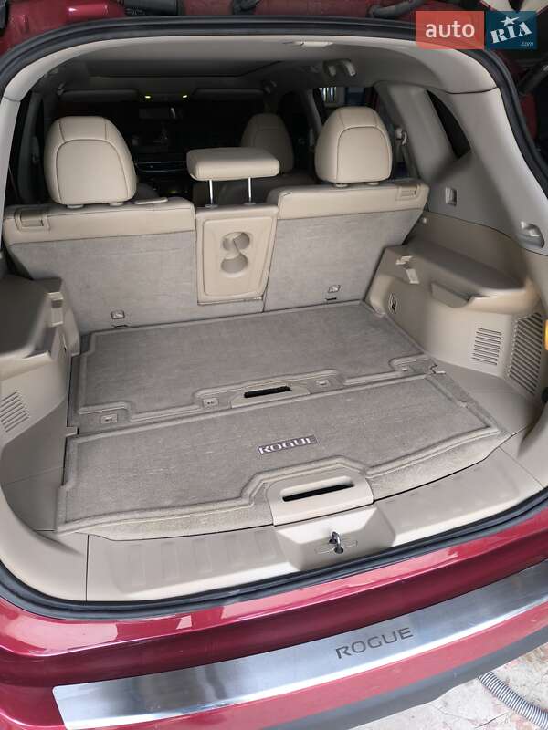 Позашляховик / Кросовер Nissan Rogue 2015 в Кременчуці