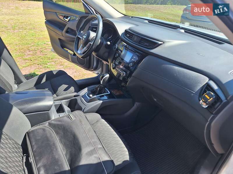 Внедорожник / Кроссовер Nissan Rogue 2017 в Зенькове фото 16 Внедорожник / Кроссовер Nissan Rogue 2017 в Зенькове