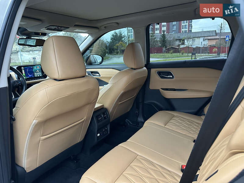 Внедорожник / Кроссовер Nissan Rogue 2021 в Львове