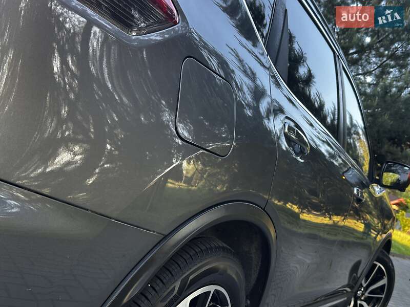 Внедорожник / Кроссовер Nissan Rogue 2019 в Дрогобыче