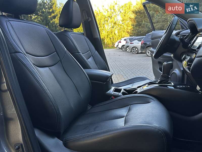 Внедорожник / Кроссовер Nissan Rogue 2019 в Дрогобыче