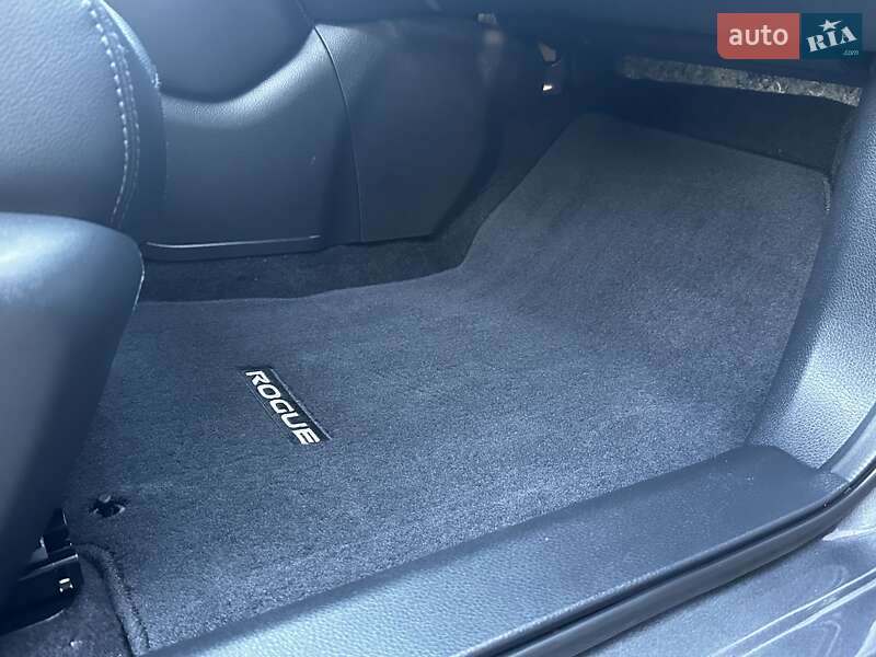 Внедорожник / Кроссовер Nissan Rogue 2019 в Дрогобыче