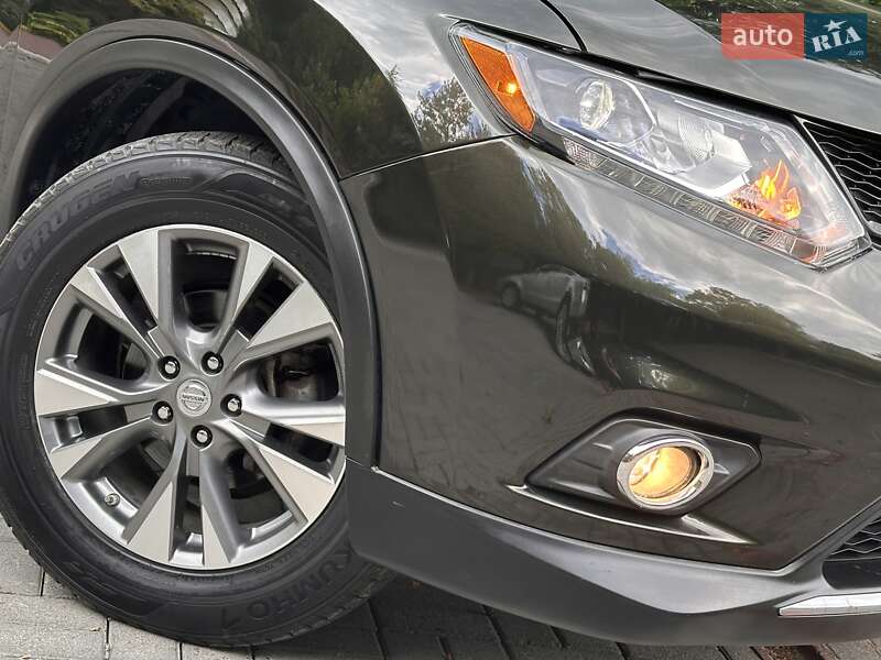 Внедорожник / Кроссовер Nissan Rogue 2015 в Дрогобыче