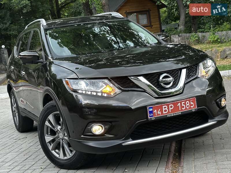 Внедорожник / Кроссовер Nissan Rogue 2015 в Дрогобыче