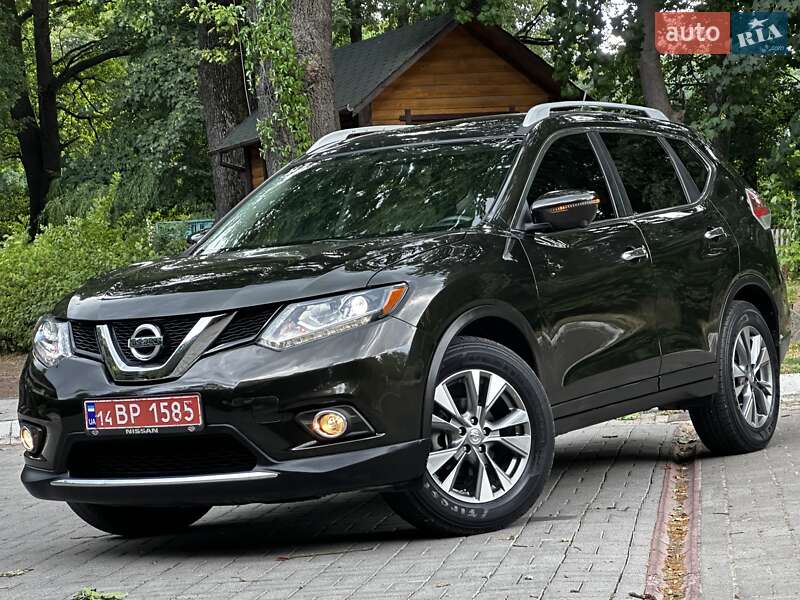 Внедорожник / Кроссовер Nissan Rogue 2015 в Дрогобыче