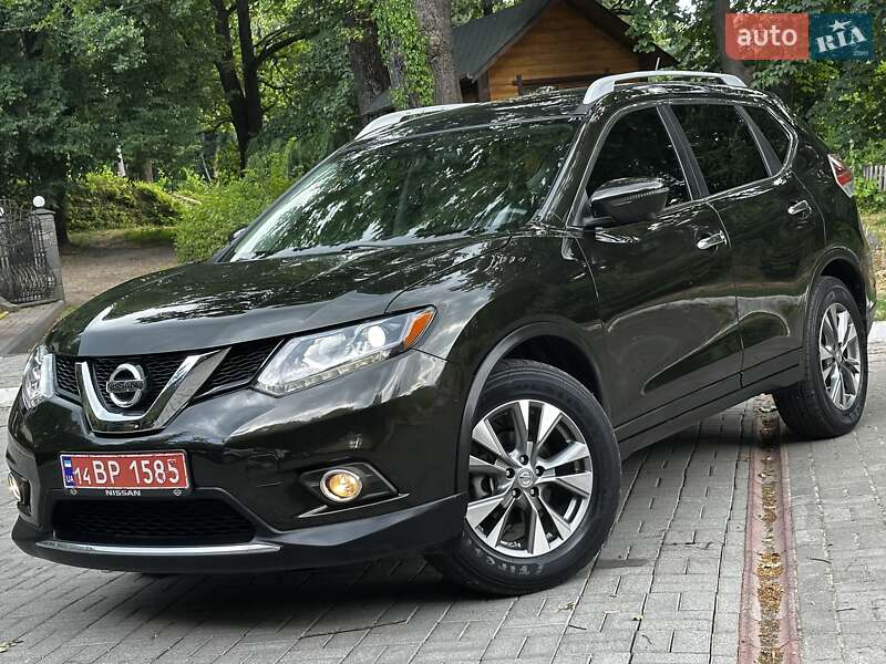 Внедорожник / Кроссовер Nissan Rogue 2015 в Дрогобыче