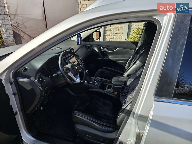 Внедорожник / Кроссовер Nissan Rogue 2017 в Кривом Роге фото 5 Внедорожник / Кроссовер Nissan Rogue 2017 в Кривом Роге
