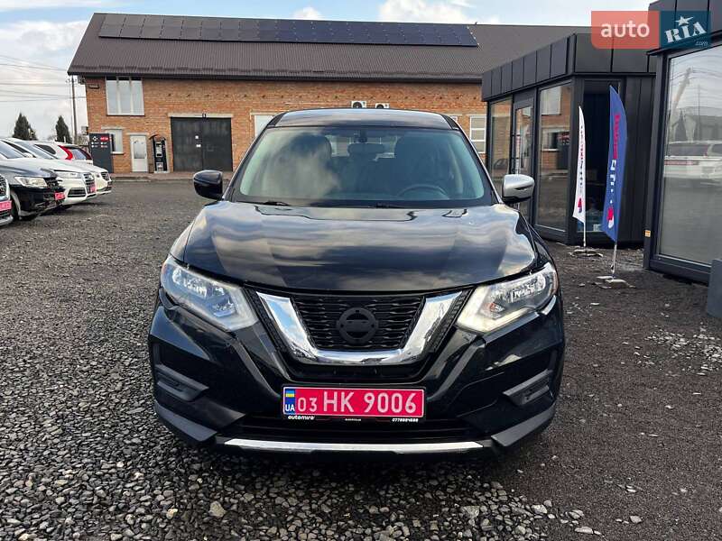Внедорожник / Кроссовер Nissan Rogue 2017 в Луцке