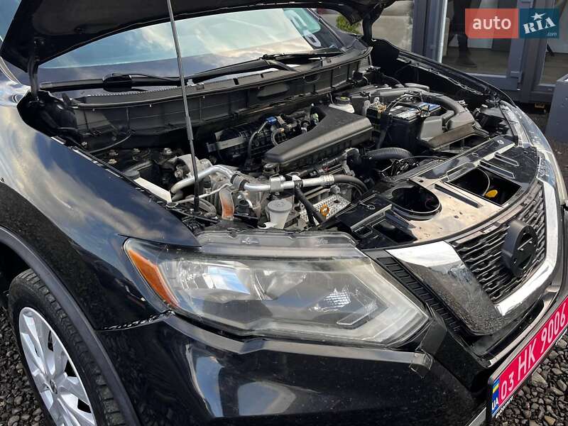 Внедорожник / Кроссовер Nissan Rogue 2017 в Луцке