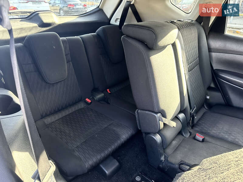 Позашляховик / Кросовер Nissan Rogue 2017 в Львові фото 14 Позашляховик / Кросовер Nissan Rogue 2017 в Львові