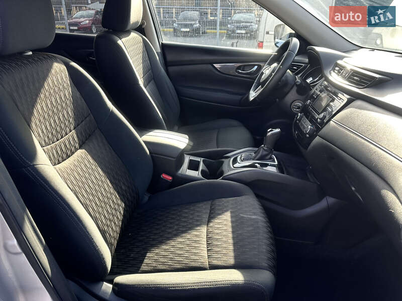 Позашляховик / Кросовер Nissan Rogue 2017 в Львові фото 15 Позашляховик / Кросовер Nissan Rogue 2017 в Львові