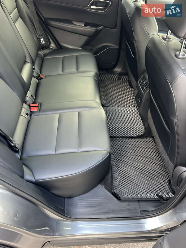 Внедорожник / Кроссовер Nissan Rogue 2021 в Харькове