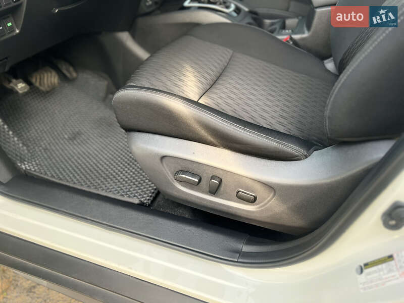 Позашляховик / Кросовер Nissan Rogue 2020 в Києві фото 13 Позашляховик / Кросовер Nissan Rogue 2020 в Києві