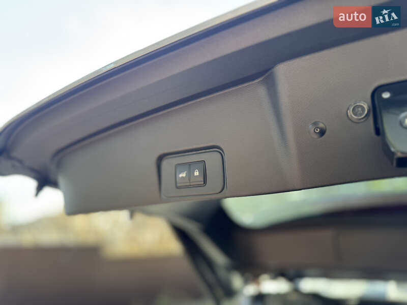 Позашляховик / Кросовер Nissan Rogue 2024 в Києві