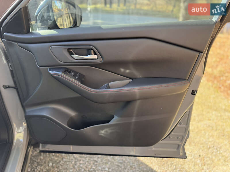 Позашляховик / Кросовер Nissan Rogue 2024 в Києві