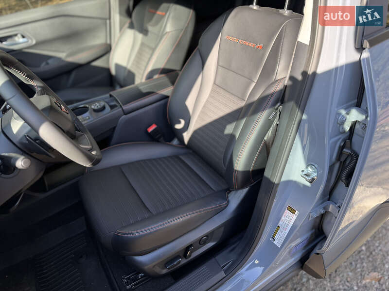 Позашляховик / Кросовер Nissan Rogue 2024 в Києві