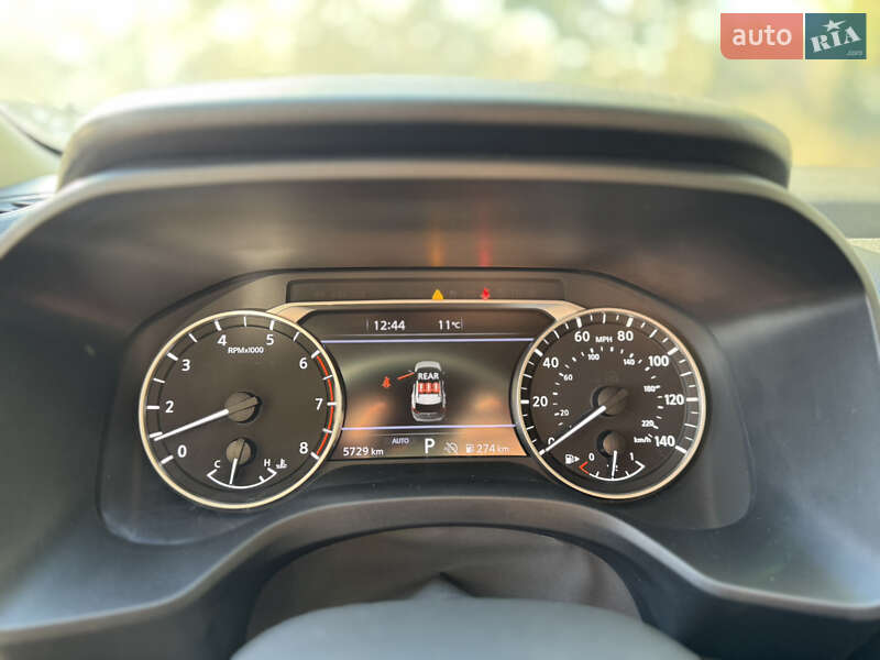 Позашляховик / Кросовер Nissan Rogue 2024 в Києві