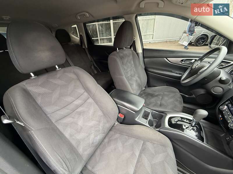 Позашляховик / Кросовер Nissan Rogue 2015 в Києві